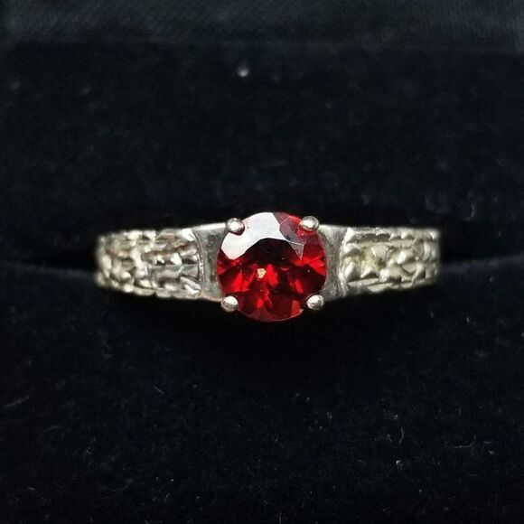 Vintage Sterling Silver Round Red Rhinestone Solitaire Ring, Size 9 1/2 Band - Picture 1 of 8